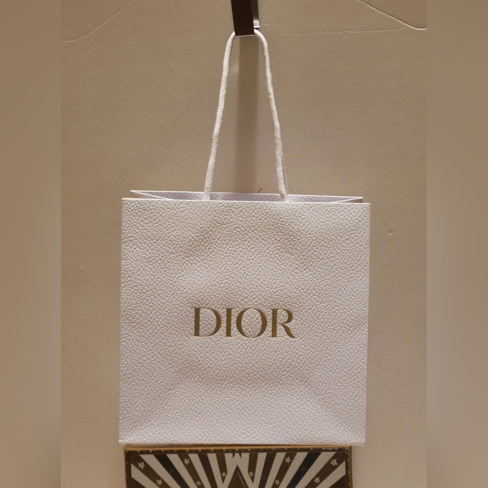 Dior Elegant White & Gold Papper Gift Bag
